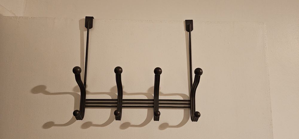 Cabide para porta de metal