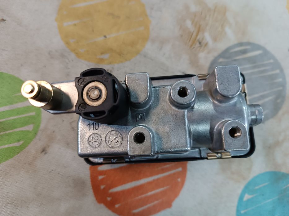 Sterownik, nastawnik turbiny g-082 audi 3.0 tdi a6, a7, a8, a5, a4, a3