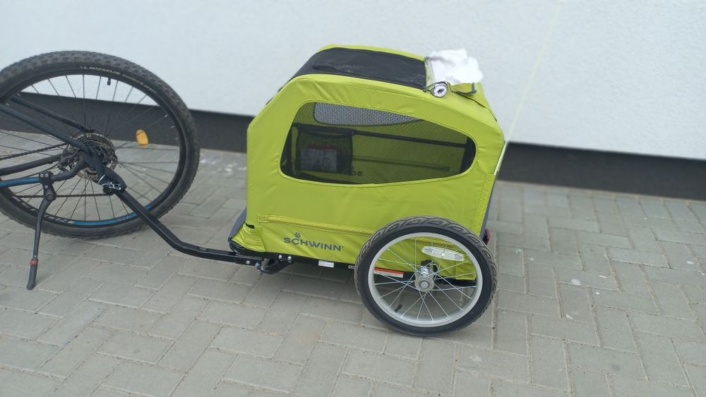 Przyczepka rowerowa dla psa marki Schwinn