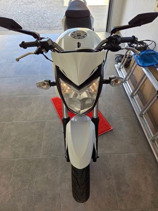 Mota Sym Wolf 125 com mil kms