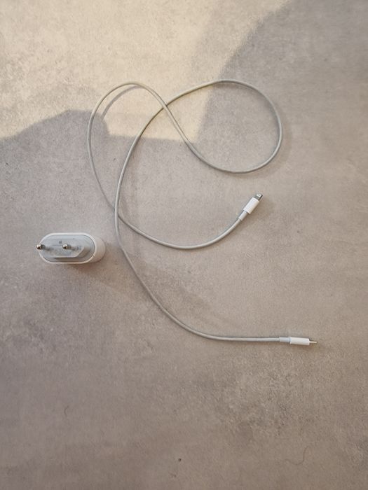Ładowarka Apple  plus kabel