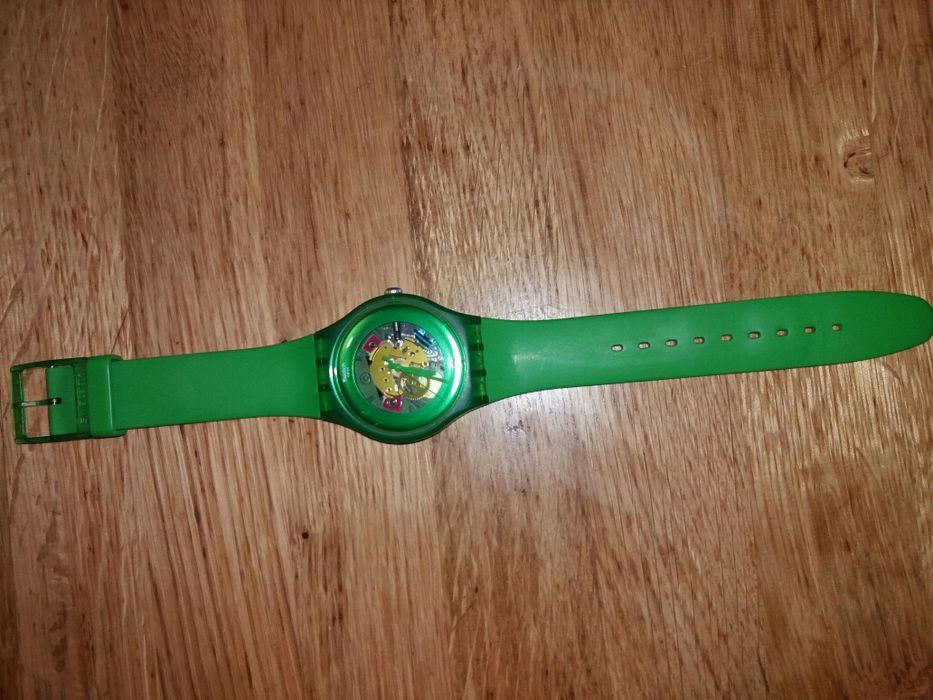 Жіночий годинник скелетон Swatch