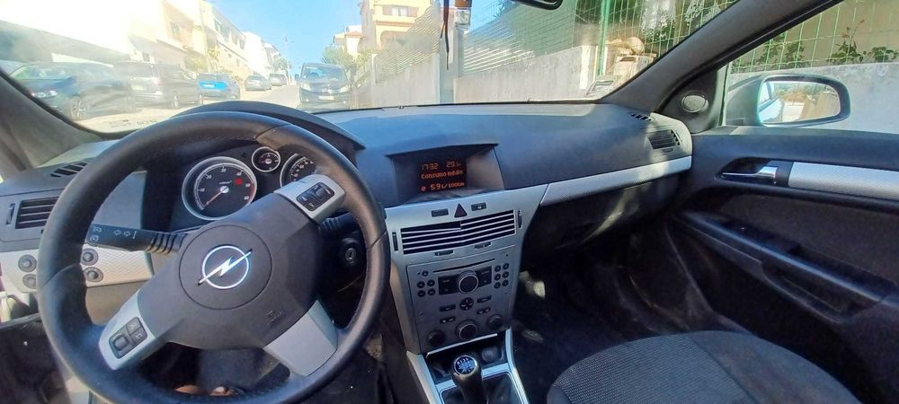Opel Astra GTC 1.3 CDTI