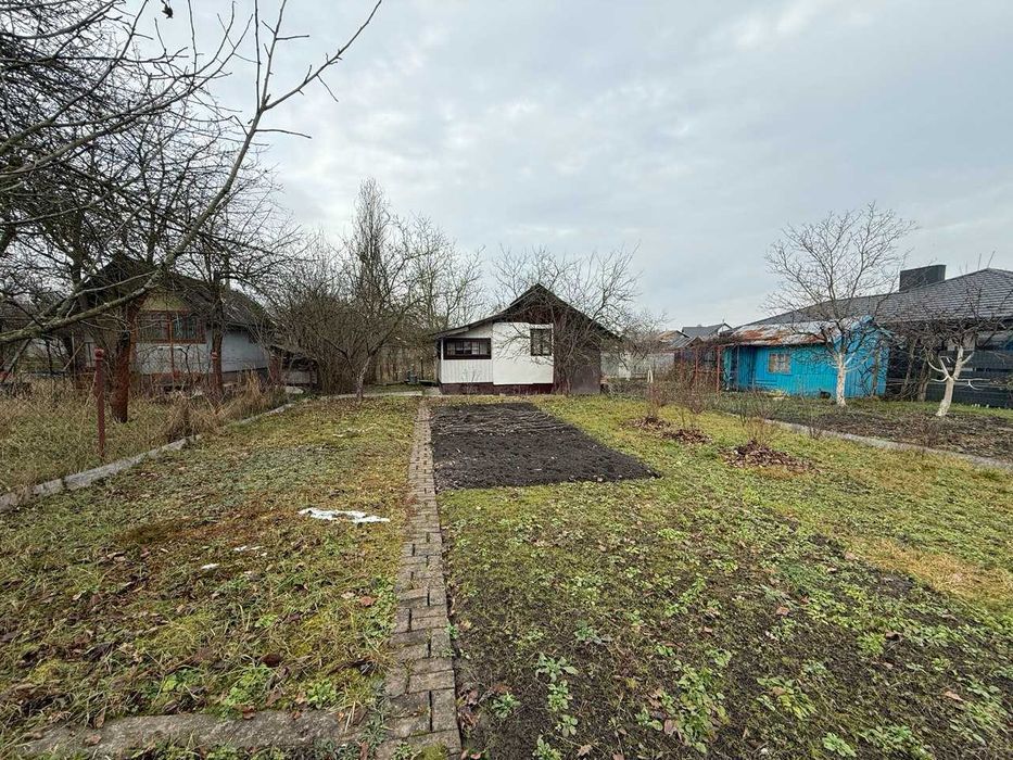 Продається дача в місті (р-н Хоткевича)