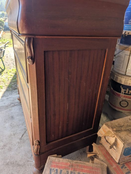 Cómoda com pedra marmore