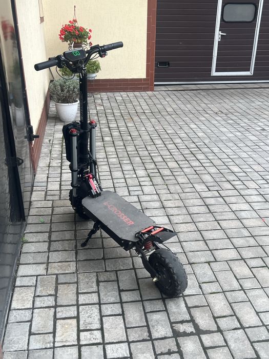 Продам електросамокат crosser rocket