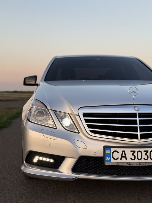 Mercedes-Benz E-Class 2011 VIN WDD2120051A487577 фото оголошення 4 з 17