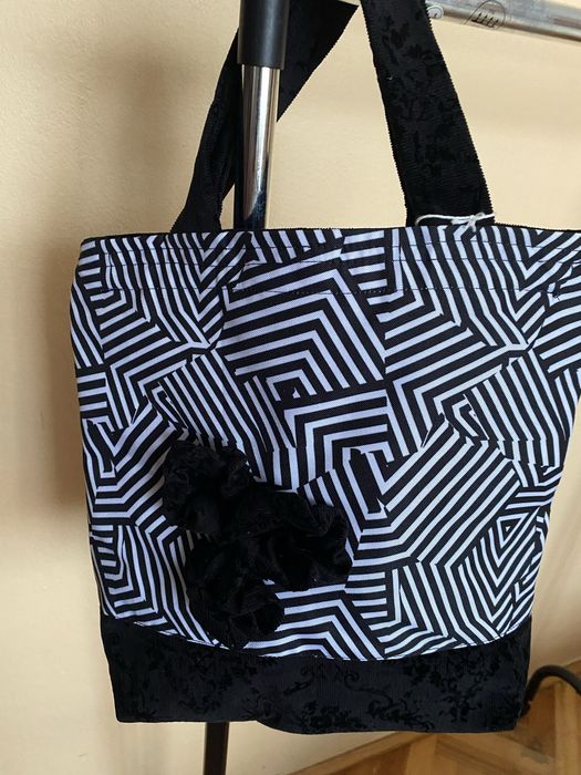 Elegancka torba „zeberka”