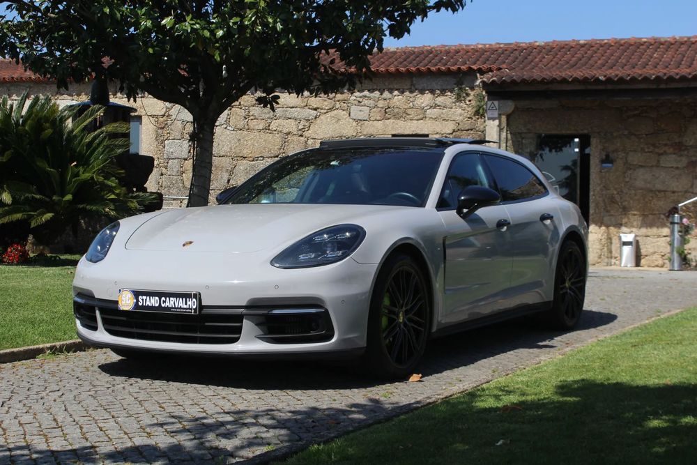 Porsche Panamera Sport Turismo 4 E-Hybrid Platinum Edition