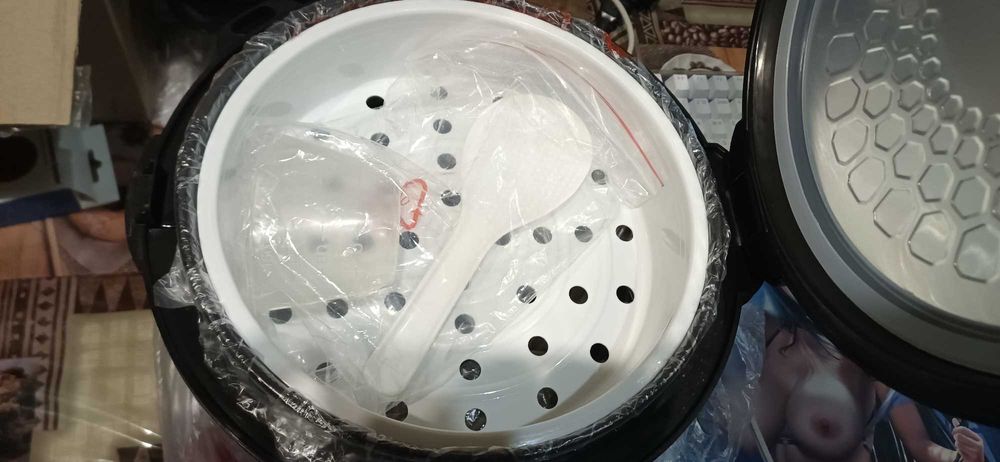 Мультиварка Liberton LMC-5933N нова, 5л, 33 прогр, 900Вт, з рецептами