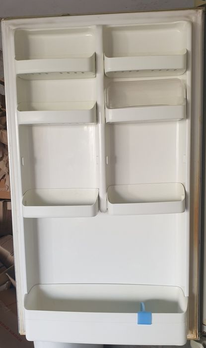 Холодильник Lg No frost з морозильною камерою.