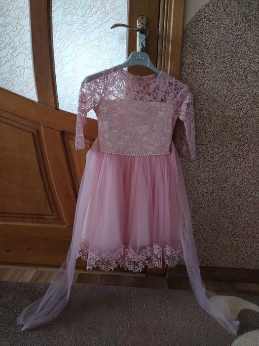 Плаття на дівчинку.