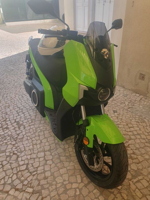Acelera Elétrica Scooter Silence S01 Conected
