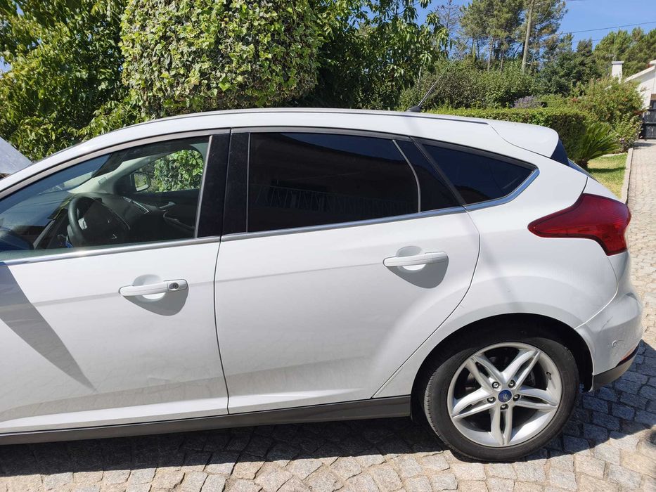 Ford Focus 1.5tdci foto 2