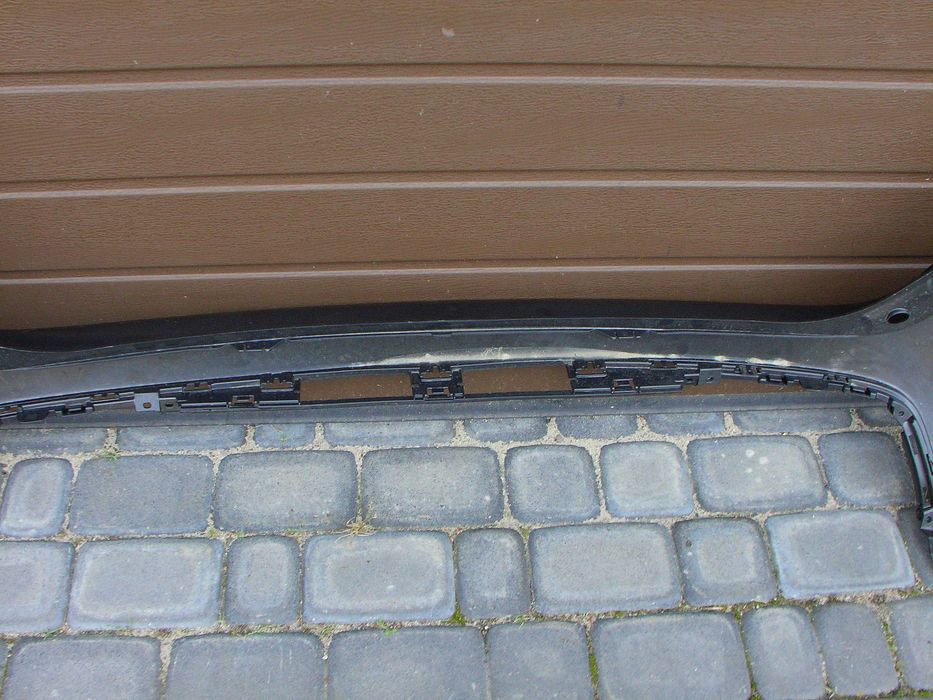 Toyota auris II 12-15  HB  zderzak tył nowy oryginał