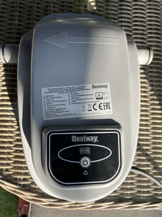 Podrzewacz wody w basenie