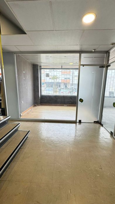 Para arrendar de Espaço comercial - Centro Comercial Bela Vista