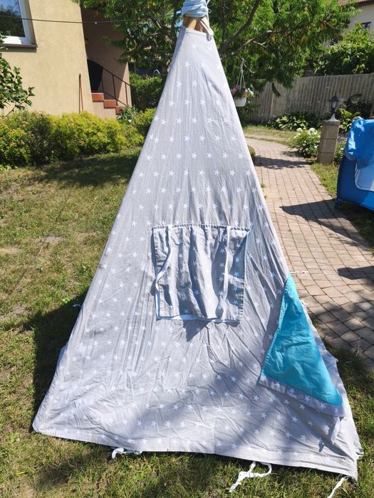 Namiot materiałowy, tipi
