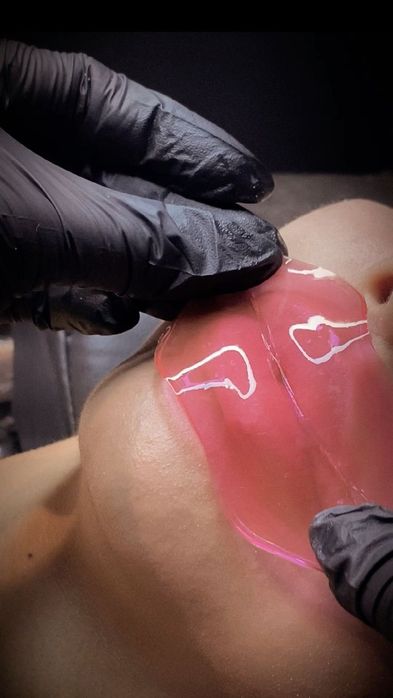 Unhas de gel, pedicure, tratamentos e depilação a laser