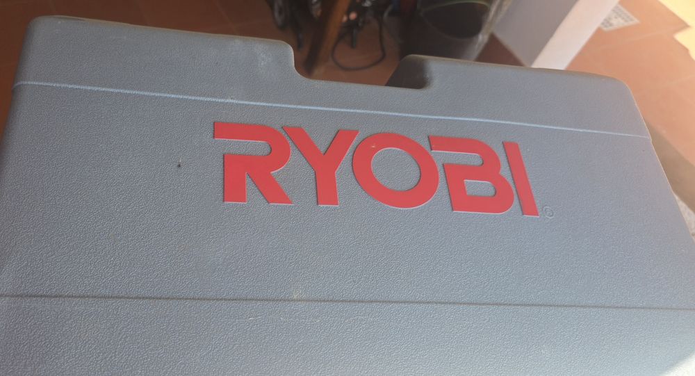 Lixadeira de rolos RYOBI