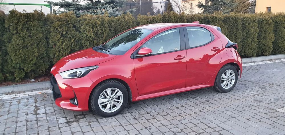 Toyota Yaris 1.5 Hybrid Salon PL po stłuczce, jak nowa