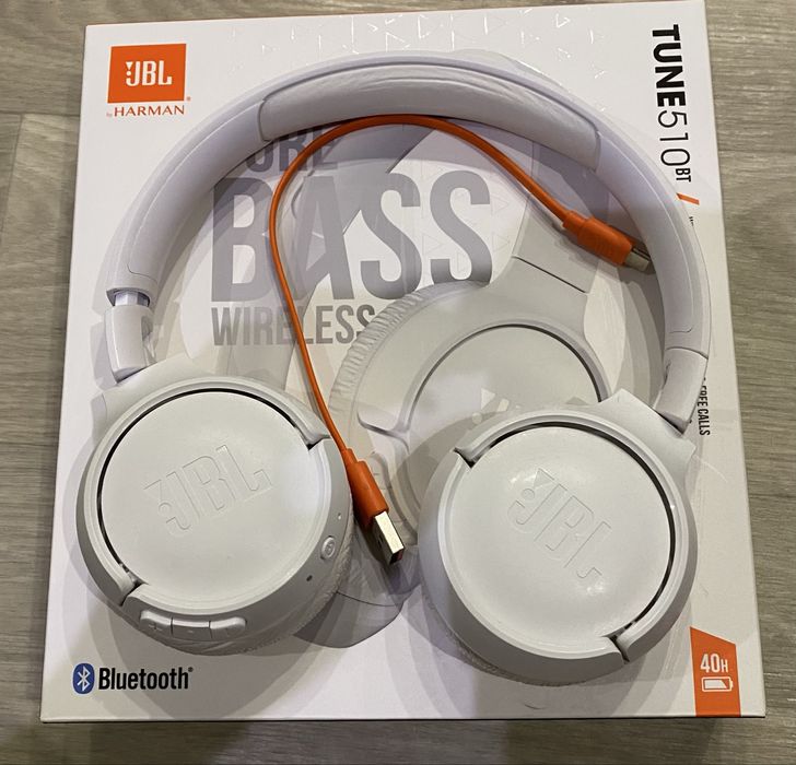 Продам безпровідні навушники Jbl