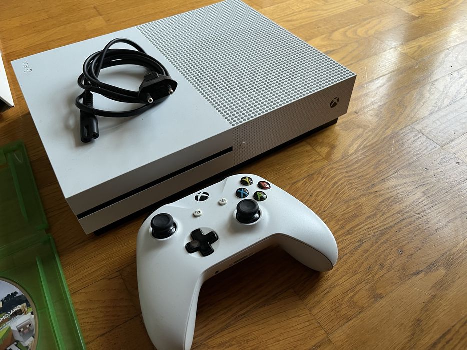 XBOX One S 1TB Gitara Guitar Hero plus gry