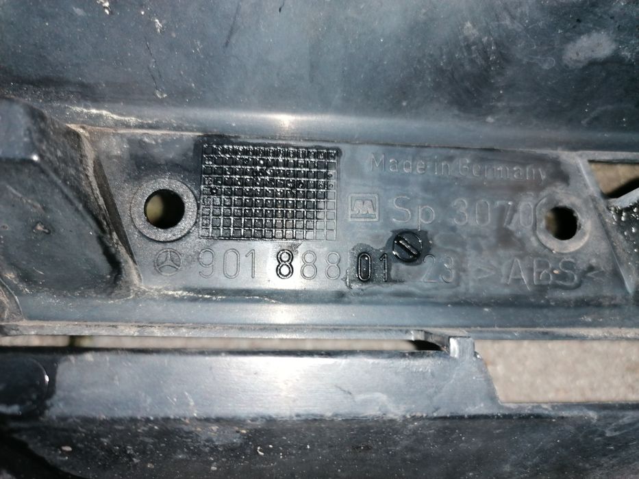 Mercedes Sprinter 901 grill emblemat 99 rok