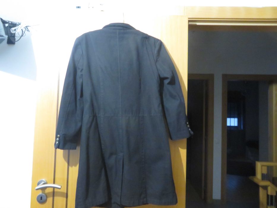 Casaco comprido estilo militar