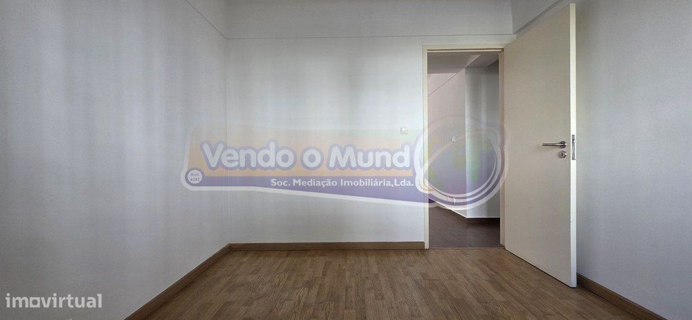 Apartamento T3 em Carnide (LXLX013)