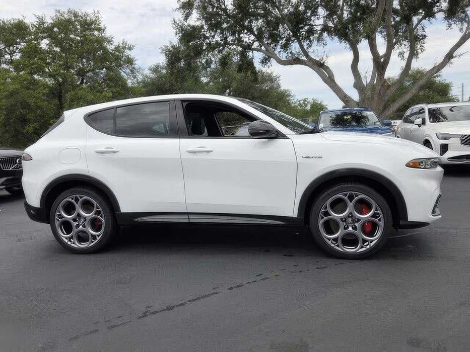 Alfa Romeo Tonale      2024