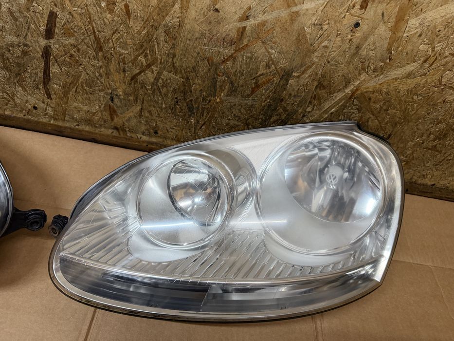 Передні фари Hella Volkswagen Golf 5 Jetta 03-09 ціна за штуку