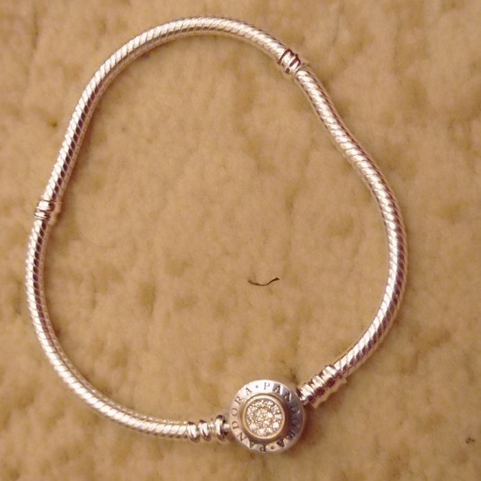 Продам браслеты.