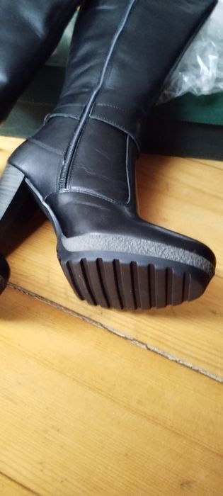Kozaki nowe ze skóry 38