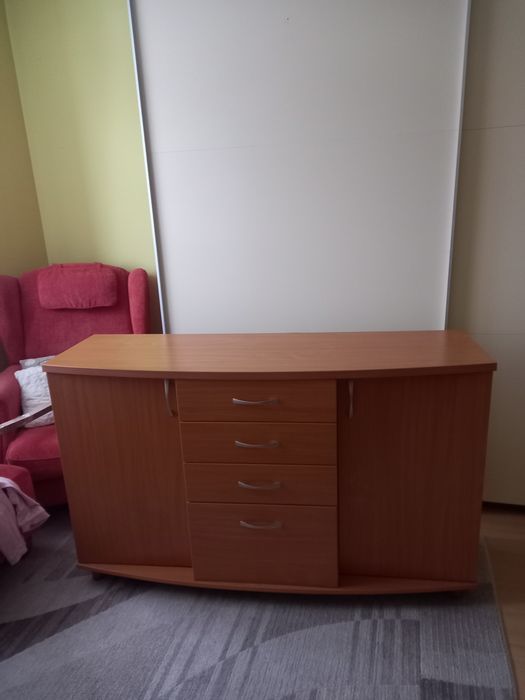 Komoda cichy domyk drzwi