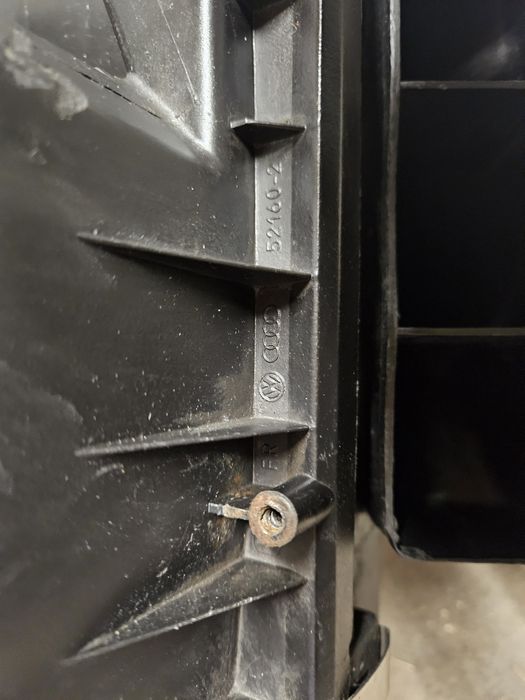 Obudowa Filtra powietrza Vw Passat b5 FL