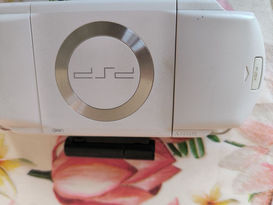 PSP Slim 3000  com câmera, desbloqueada e vários jogos