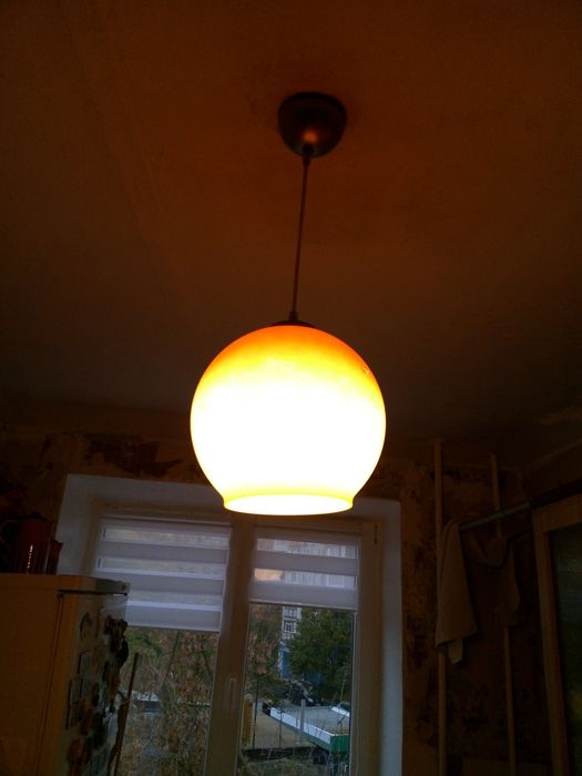 Продам люстру, светильник