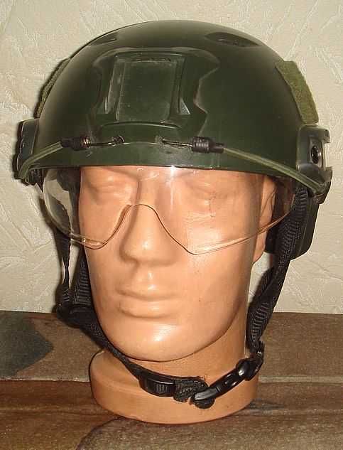 Защитный "страйкбольный" шлем