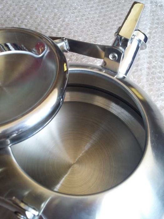 Чайник 2,5 без силікону, бакеліту та пластмаси