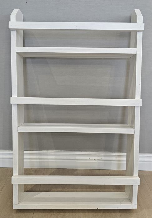 Regał na ksiązki wiszacy