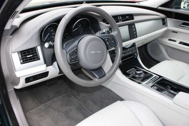 2017 Jaguar XF Premium