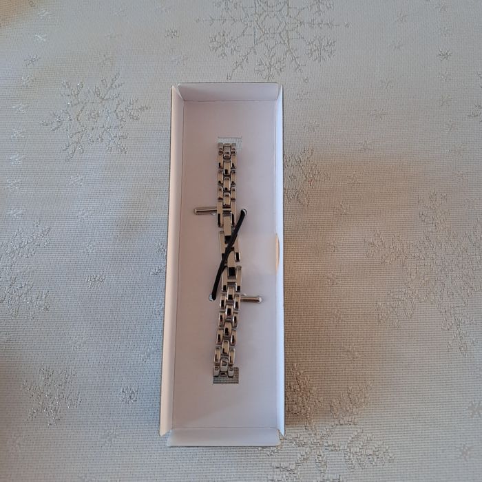 Nowy zegarek Avon