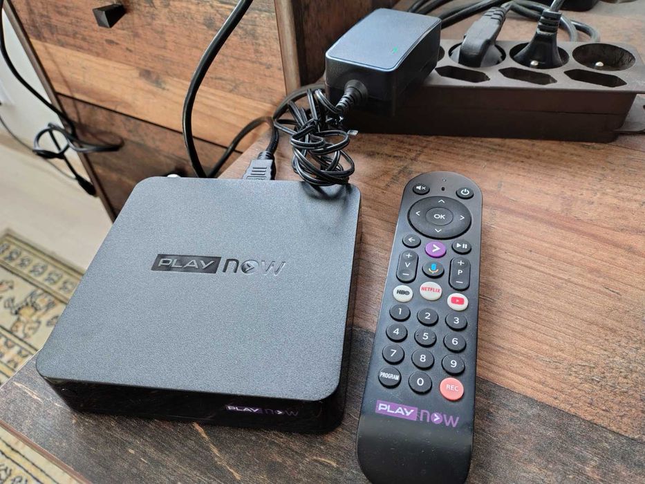 BOX ODTWARZACZ MULTIMEDIALNY PLAY 4K NETFLIX YOUTUBE HBO DISNEY AMAZON IPTV