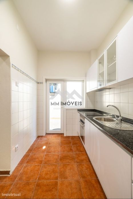Andar de Moradia |  Rio Tinto | Garagem | Logradouro