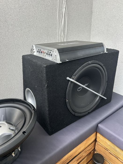 Zestaw car audio skrzynia basowa wzmacniacz