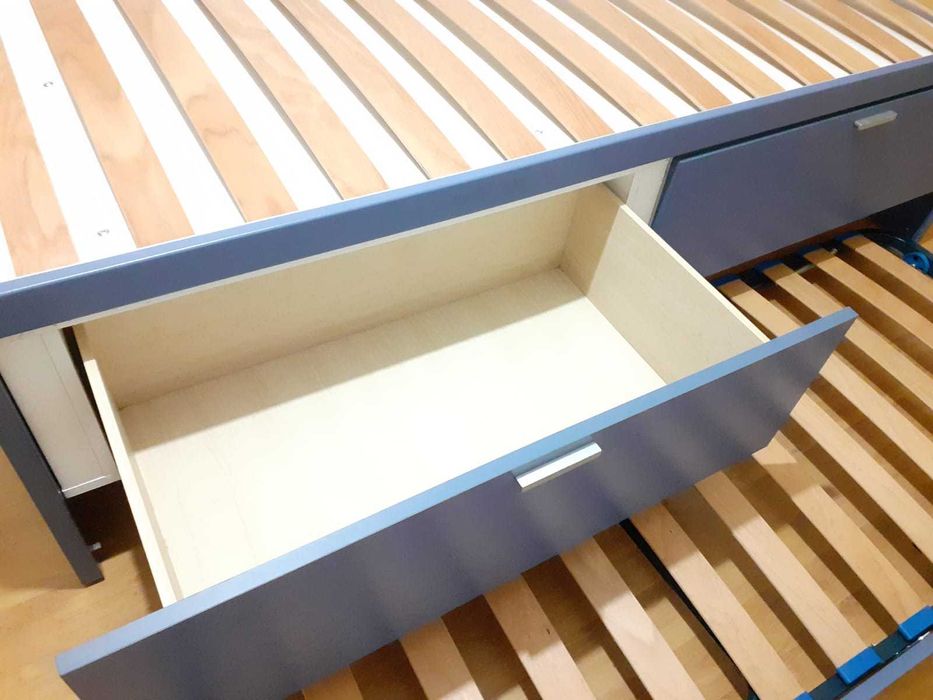 cama de criança com 2 gavetões e segunda cama extraível