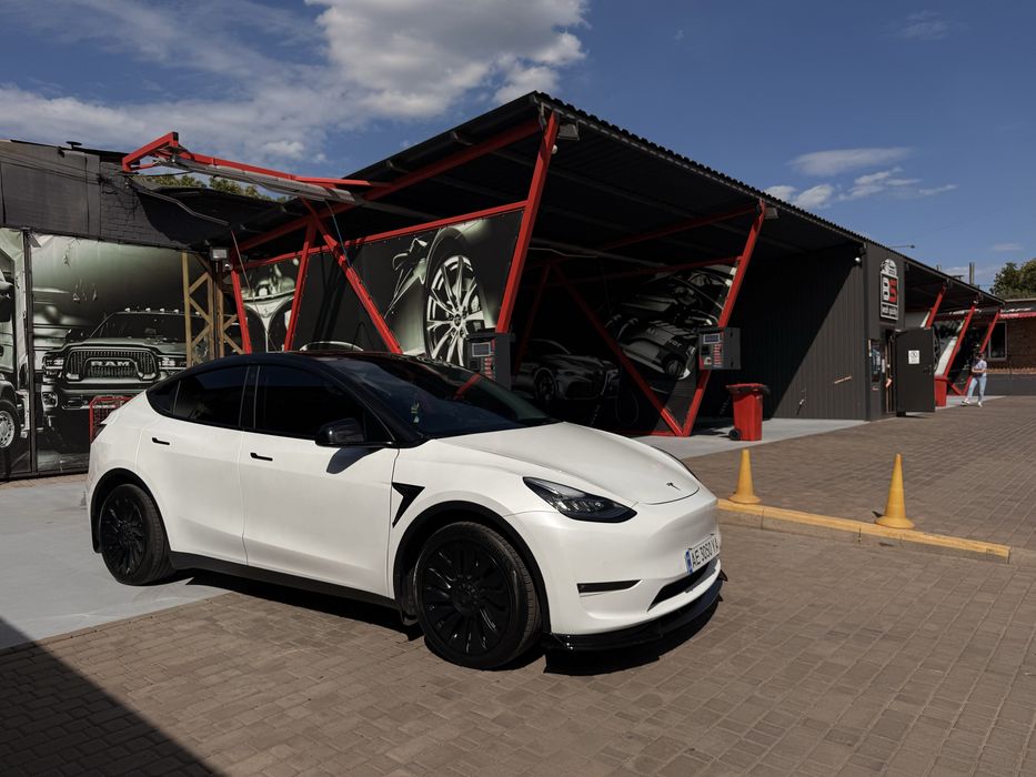 Продам Tesla Model Y