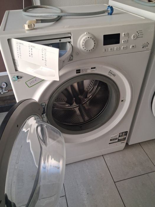 Máquina de lavar roupa Ariston Hotpoint 7kg  A+++