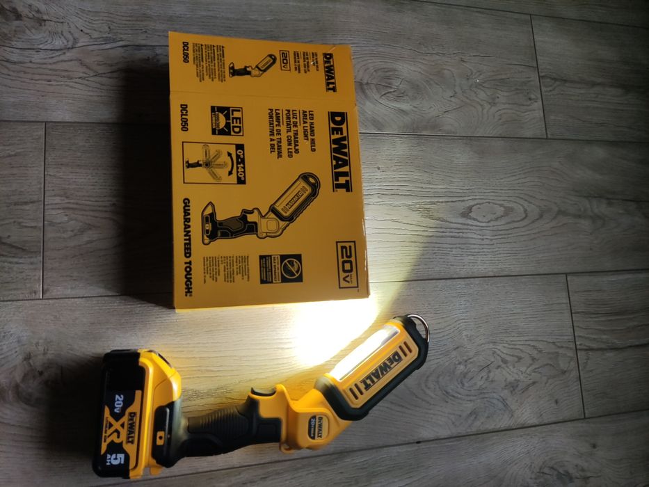 Хіт продажу Ліхтар DeWalt DCL050